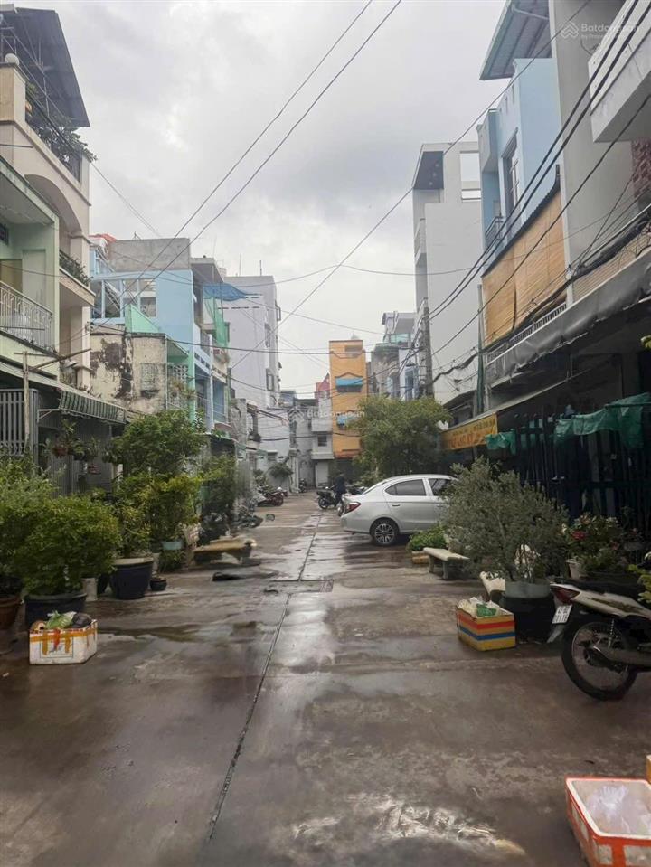 Nhà hẻm 1/ lạc long quân quận 11 49m2 2 tầng  hẻm trước nhà 10m  nhà cũ tiện xây mới  giá 6 tỷ 1