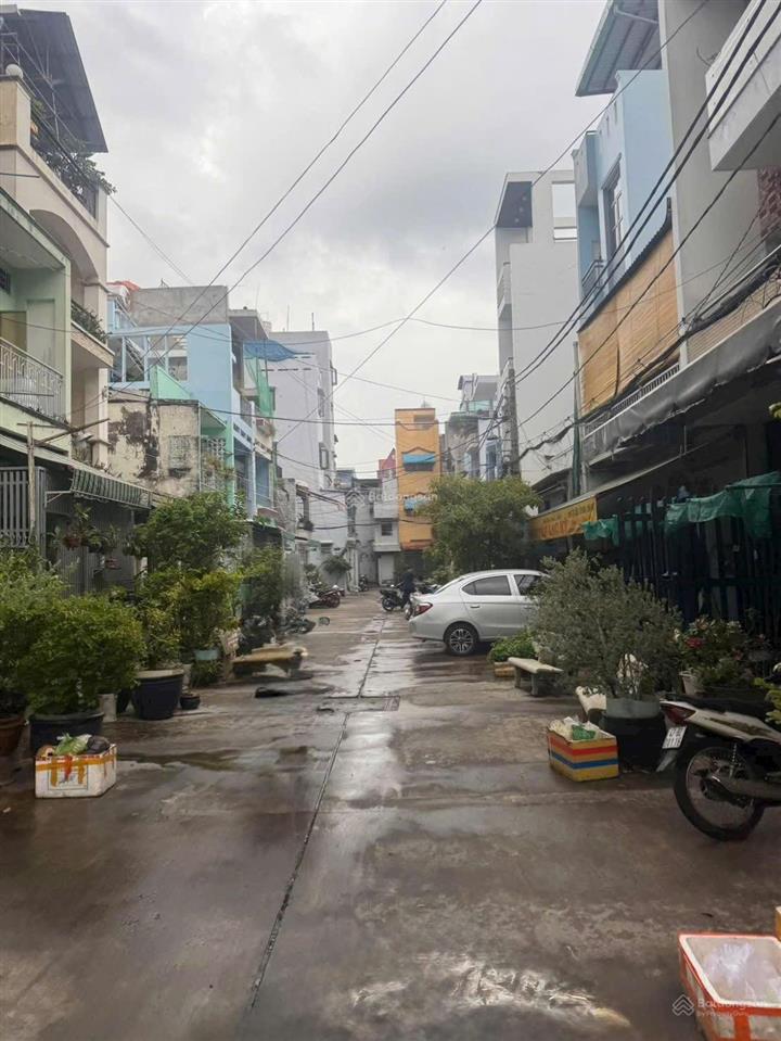 Nhà hẻm 1/ lạc long quân quận 11 49m2 2 tầng  hẻm trước nhà 10m  nhà cũ tiện xây mới  giá 6 tỷ 1