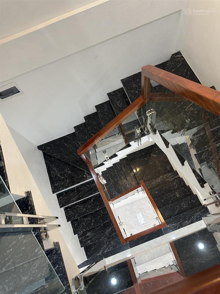 Bán nhà riêng chính chủ 2 mặt đường ,60m2 (đường xe oto tránh nhau được)