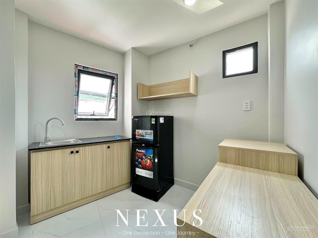 Cho thuê phòng mới 100% ngay dương quảng hàm, full nội thất, sát trường đh văn lang