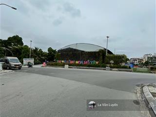 Đất ven hồ tây lô góc diện tích lớn  mặt tiền rộng ô tô sát cổng giá mềm như bún