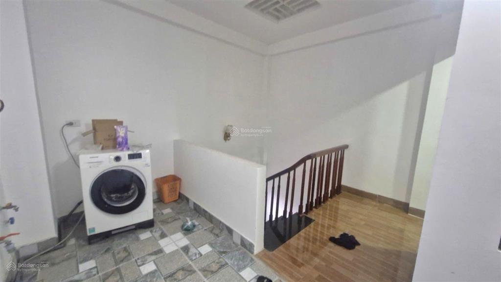 Nr hậu ái, 5 tầng, ô tô 7 chỗ đỗ cửa, 5.8 tỷ, cách mặt đường 3.5 vài bước chân