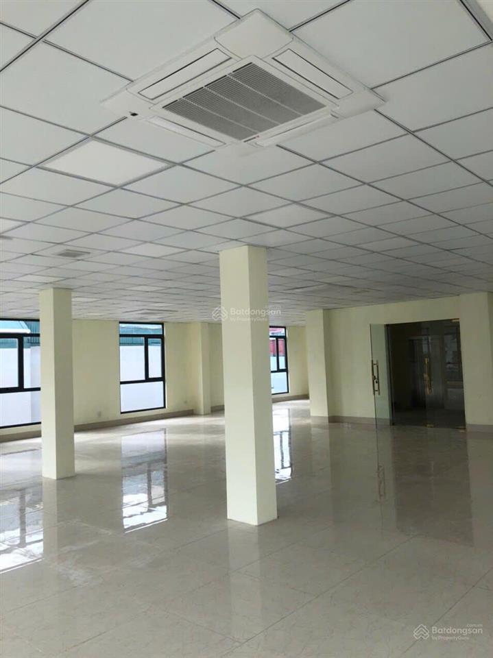 Cho thuê nguyên sàn tầng 2 nhà 5 tầng tại phố đại la