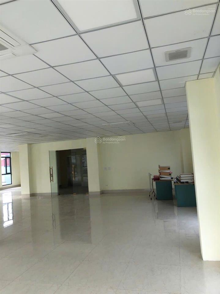 Cho thuê nguyên sàn tầng 2 nhà 5 tầng tại phố đại la