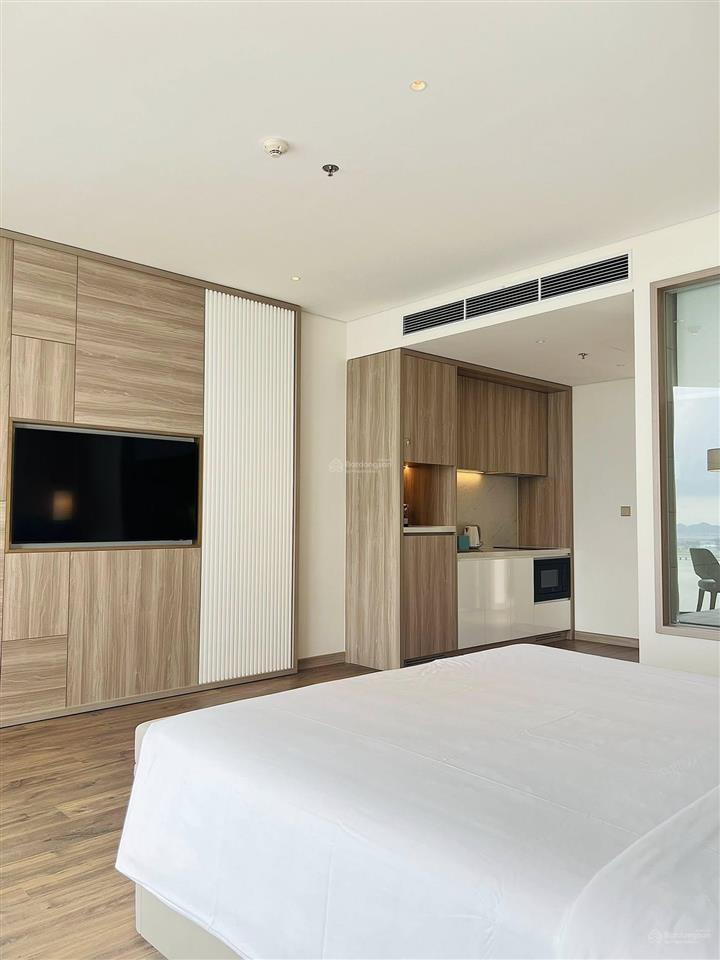 Cần tiền mua căn to, gia đình giao bán studio a la carte chính biển tầng cao  giá nhỉnh 3 tỷ