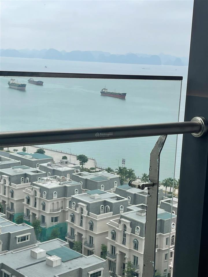 Studio sapphire s2 view check biển  rẻ nhất trục, không có căn thứ 2  tầng trung view thoáng