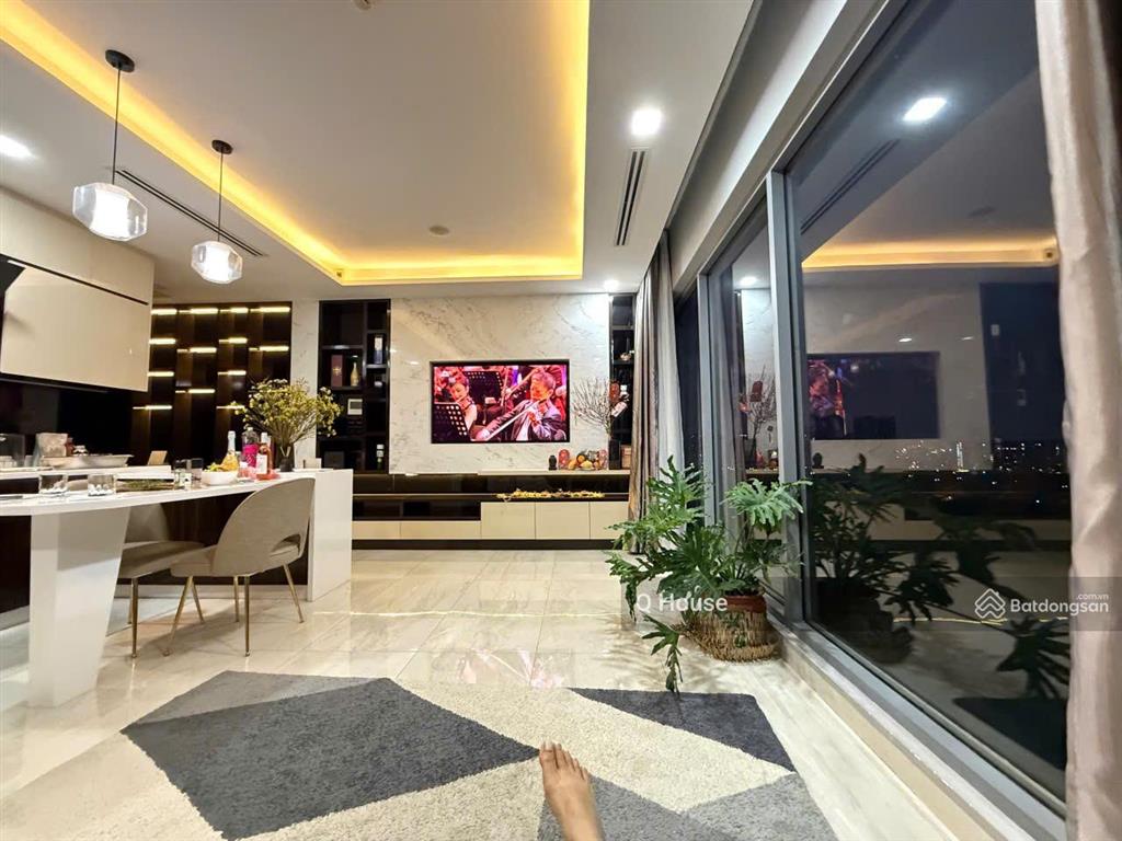 Nhà thật  tin thật || 2 phòng ngủ  dt 93m2  giá 9,5 tỷ  căn góc