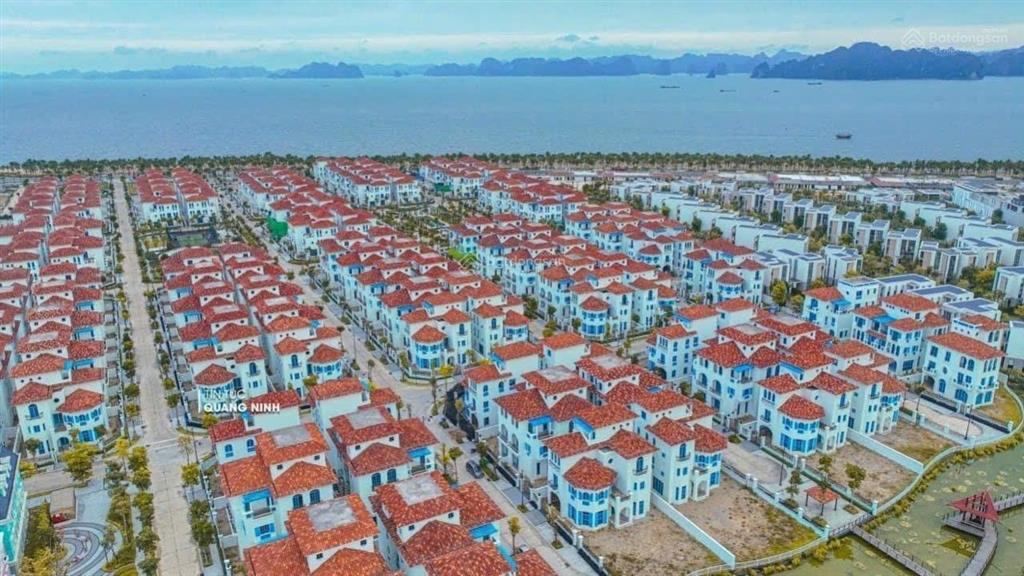 Bán gấp căn biệt thự biển sun feria bãi cháy, 166m2 giá 18,x tỷ, hướng đn, giá rẻ nhất thị trường