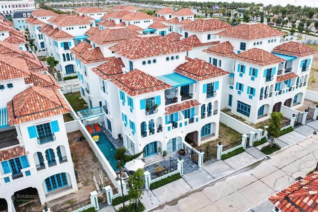 Bán gấp căn biệt thự biển sun feria bãi cháy, 166m2 giá 18,x tỷ, hướng đn, giá rẻ nhất thị trường