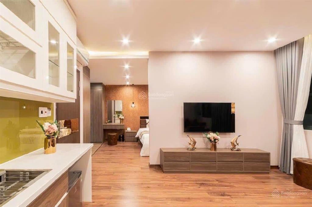 Bán gấp căn shophouse view biển diện tích 112,5m2 giá 15,5 tỷ full nội thất xịn sò, sổ đỏ trao tay