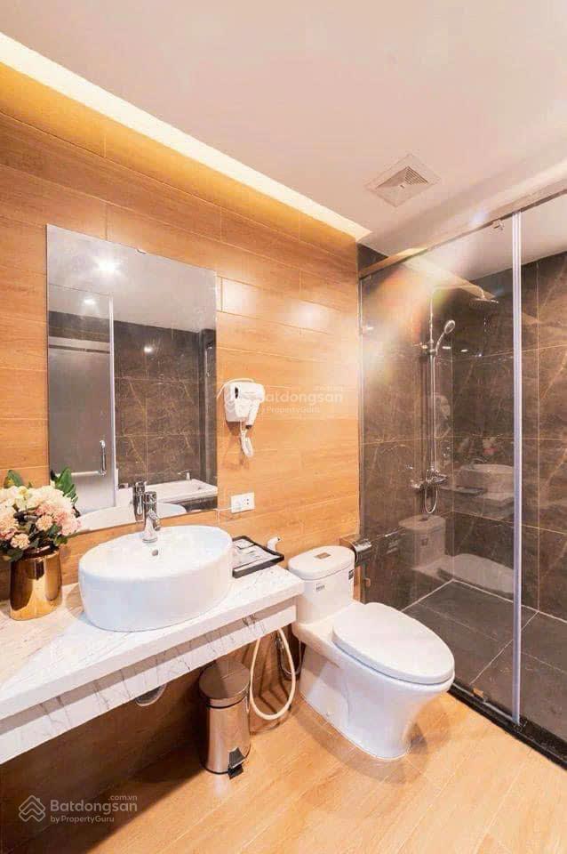 Bán gấp căn shophouse view biển diện tích 112,5m2 giá 15,5 tỷ full nội thất xịn sò, sổ đỏ trao tay