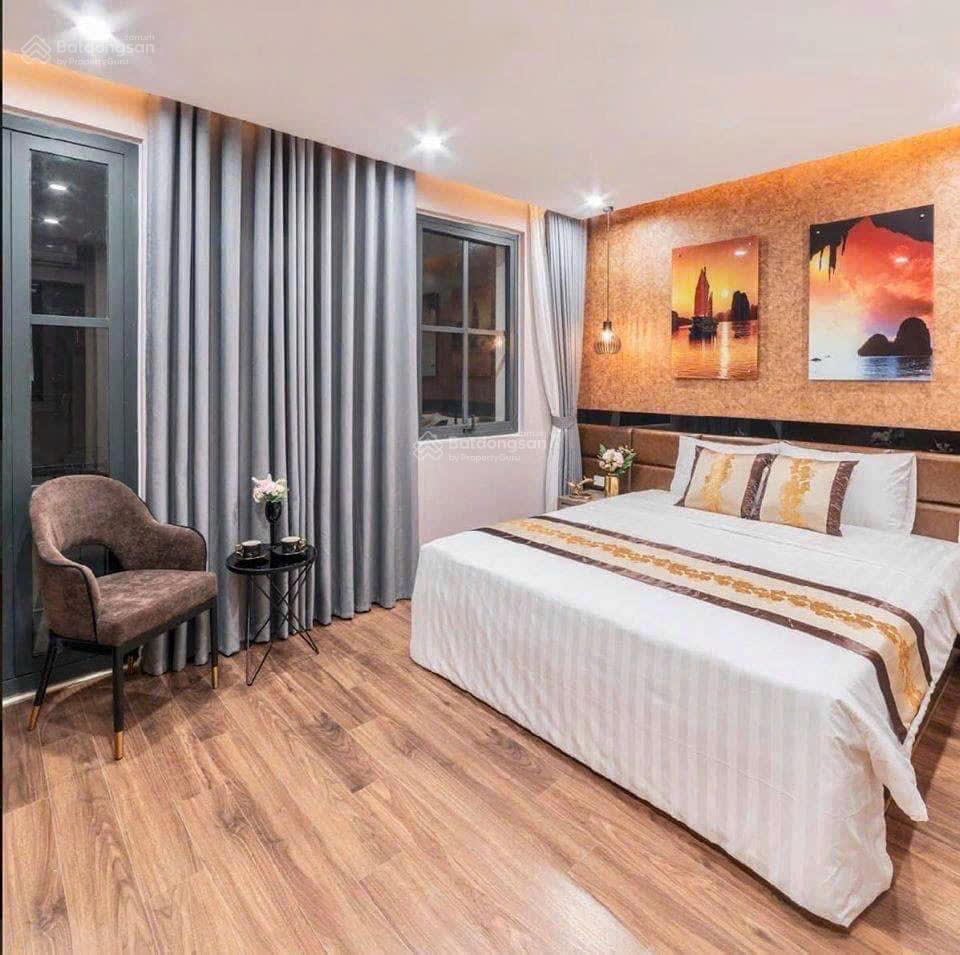 Bán gấp căn shophouse view biển diện tích 112,5m2 giá 15,5 tỷ full nội thất xịn sò, sổ đỏ trao tay