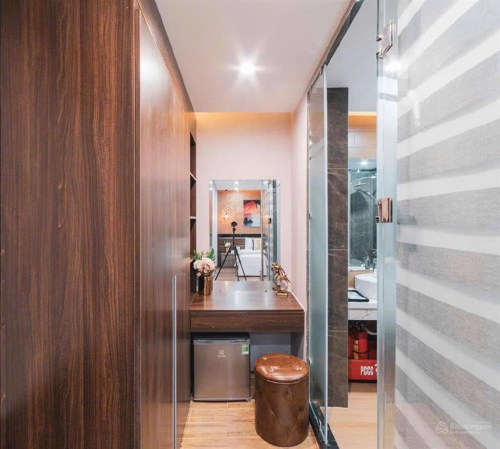 Bán gấp căn shophouse view biển diện tích 112,5m2 giá 15,5 tỷ full nội thất xịn sò, sổ đỏ trao tay