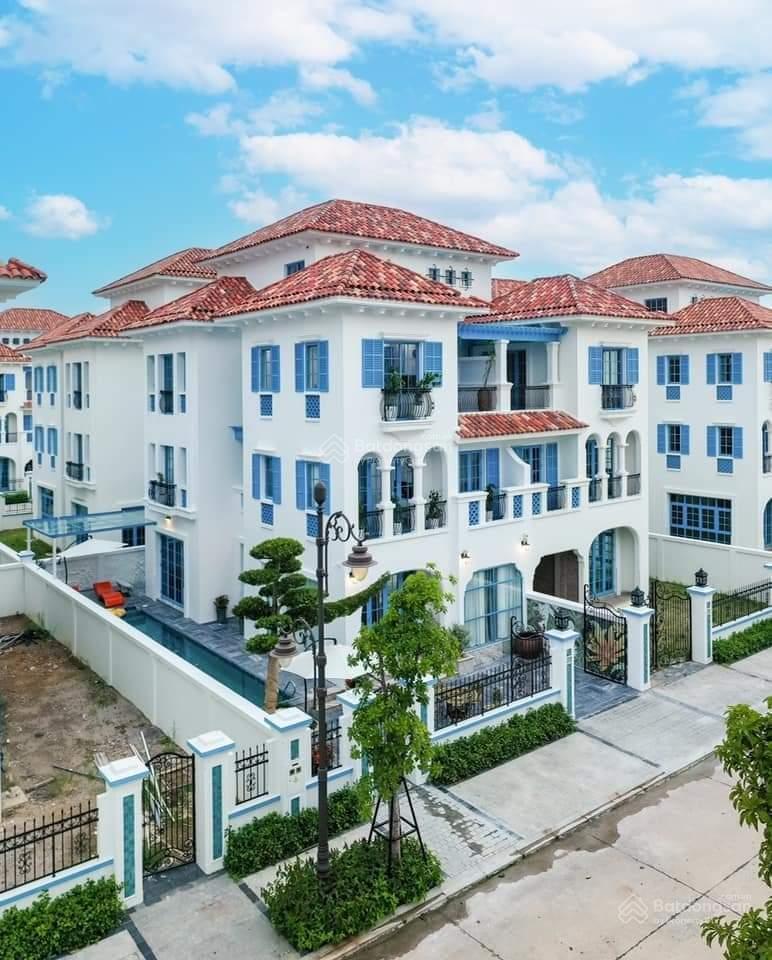 Bán gấp biệt thự 258m2 giá 89tr/m2, view biển giá rẻ nhất thị trường da sun feria bãi cháy hạ long