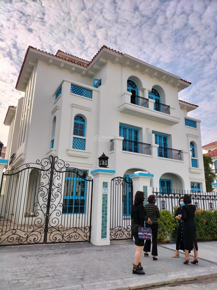 Bán gấp biệt thự 258m2 giá 89tr/m2, view biển giá rẻ nhất thị trường da sun feria bãi cháy hạ long