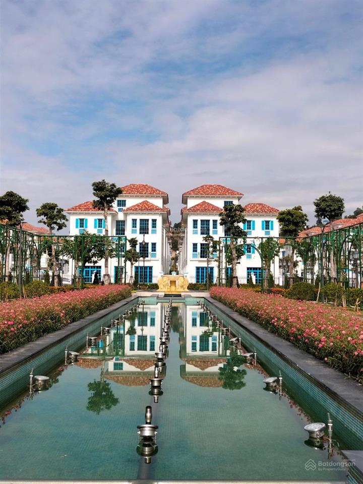 Cần bán gấp biệt thự biển sun feria bãi cháy hạ long, dt 212m2 giá 2x tỷ, sổ lâu dài, giá rẻ nhất