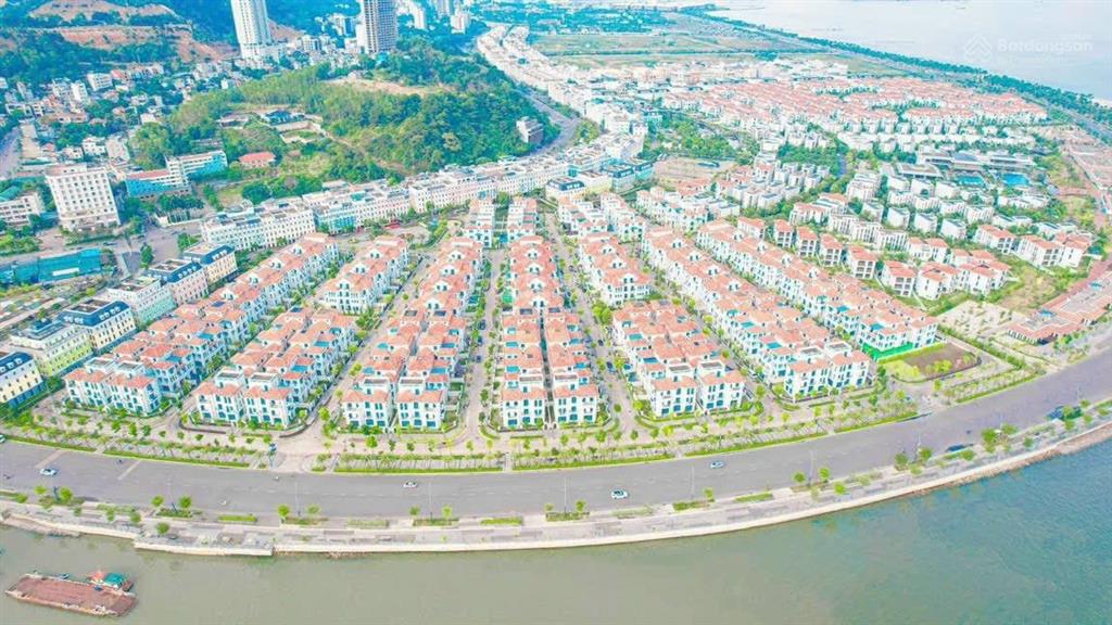 Cần bán gấp biệt thự biển sun feria bãi cháy hạ long, dt 212m2 giá 2x tỷ, sổ lâu dài, giá rẻ nhất