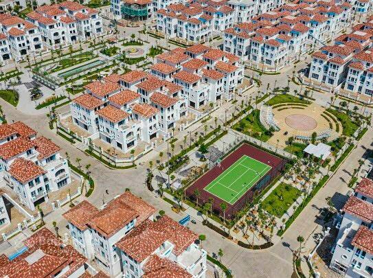 Cần bán gấp biệt thự biển sun feria bãi cháy hạ long, dt 212m2 giá 2x tỷ, sổ lâu dài, giá rẻ nhất