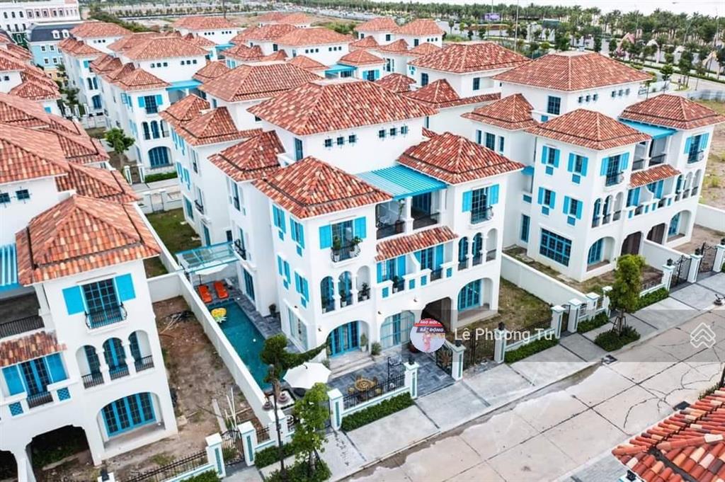 Cần bán gấp căn biệt thự sun feria hạ long 406m2 giá hơn 90tr/m2 bao rẻ nhất tt, sở hữu lâu dài