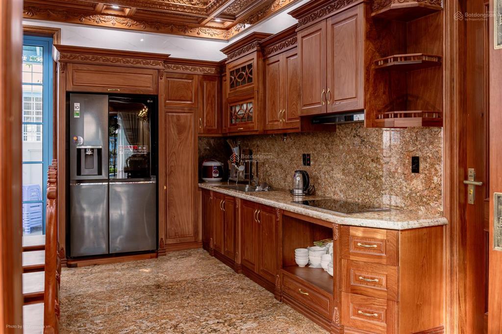 Cần bán căn biệt thự song lập sun feria hạ long cách dt 228m2 giá bán 2x,x tỷ 50m,sổ lâu dài.