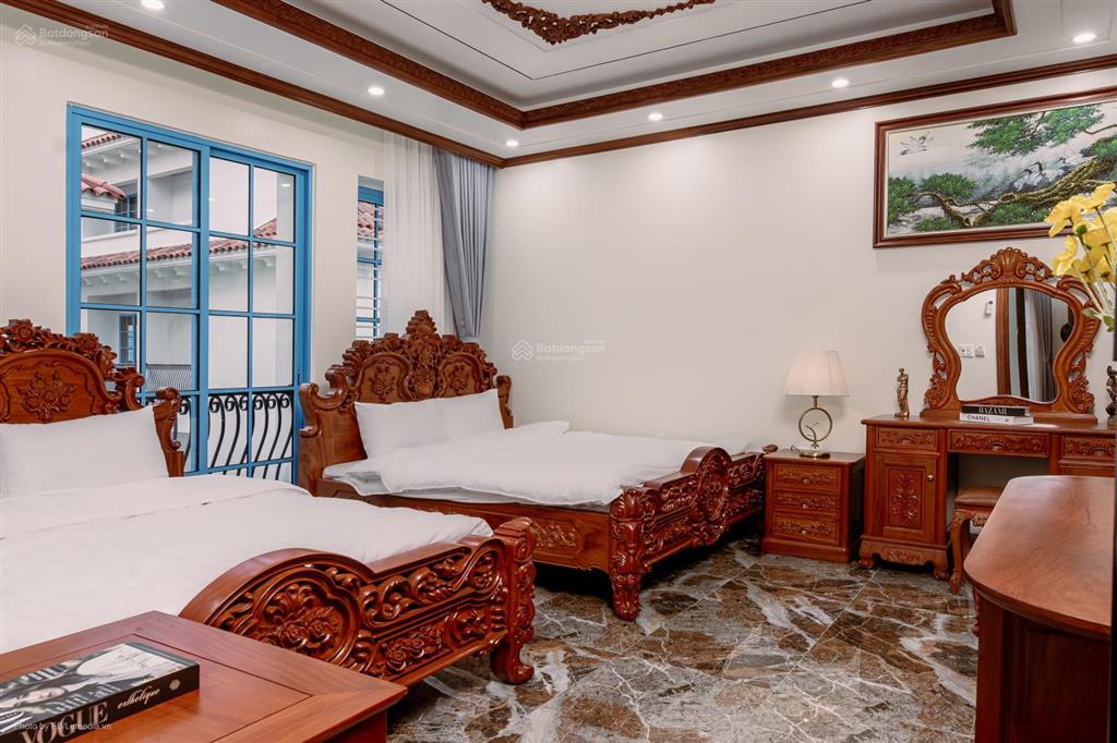 Cần bán căn biệt thự song lập sun feria hạ long cách dt 228m2 giá bán 2x,x tỷ 50m,sổ lâu dài.