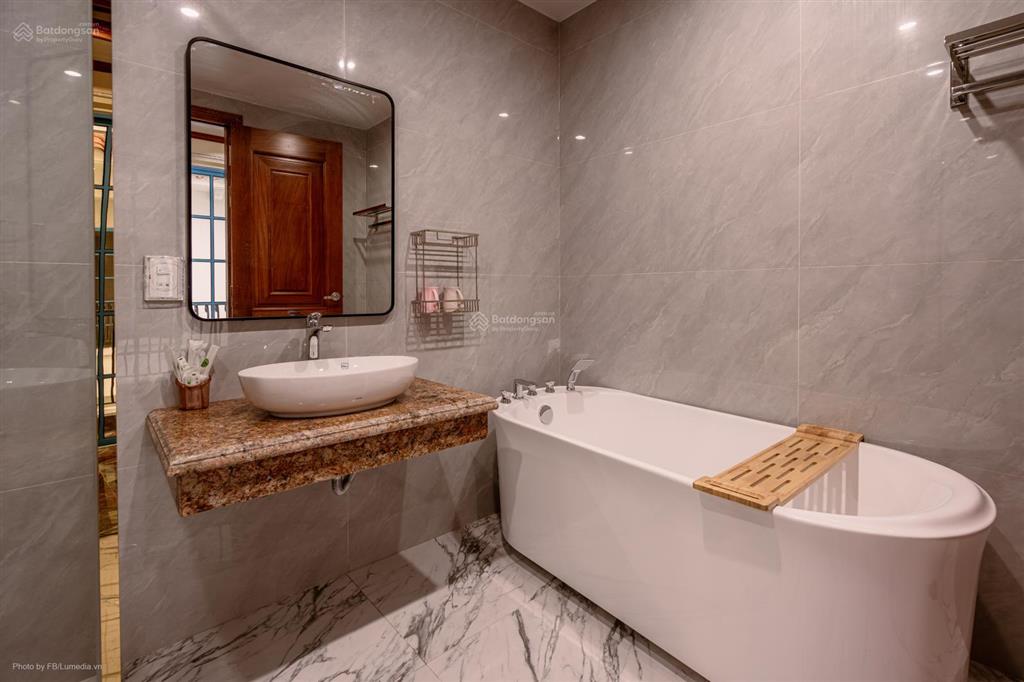 Cần bán căn biệt thự song lập sun feria hạ long cách dt 228m2 giá bán 2x,x tỷ 50m,sổ lâu dài.