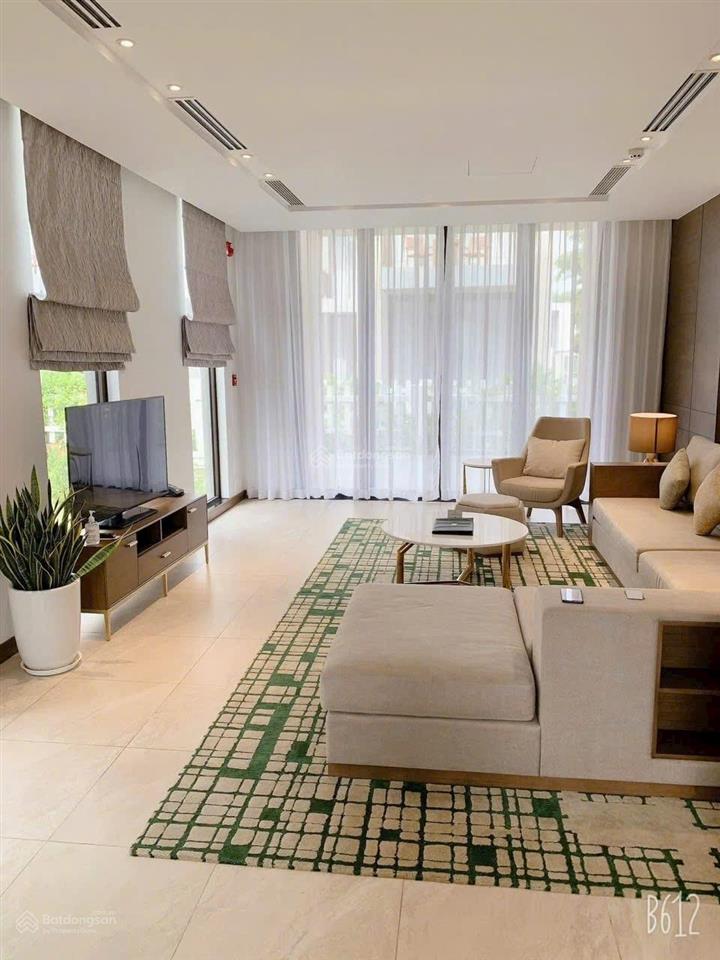 Bán gấp căn bt vip 444m2 giá 38,x tỷ, full nội thất, cam kết thu về 2,4 tỷ/năm, sổ lâu dài trao tay