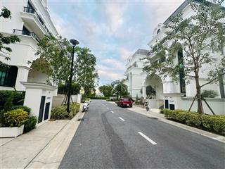 Bán biệt thự le jardin parcity lê trọng tấn  khu vực vip quận hà đông đẳng 365m 5 tầng, thang máy