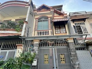 Nhà phố 3 tầng  xe hơi quay đầu  ngang 5m  gần vincom nam long  q7  chỉ 9. x tỷ