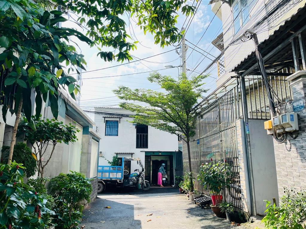 Đất cực hiếm giá cực tốt! bán nhanh lô đất ngang 5m giá chỉ 62tr/m2 hẻm thông gần ngã tư thủ đức