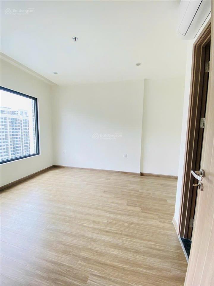 Bán căn hộ ori 3pn 81m2 view hồ bơi, hướng mát, ngay phố thương mại, có suất oto 4tỷ190