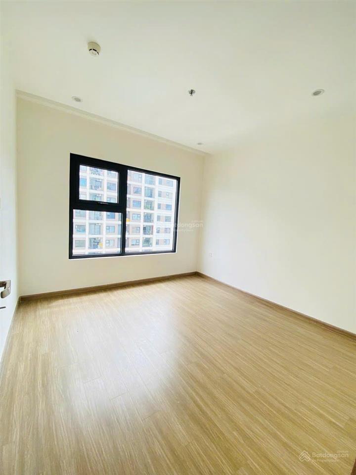 Bán căn hộ ori 3pn 81m2 view hồ bơi, hướng mát, ngay phố thương mại, có suất oto 4tỷ190