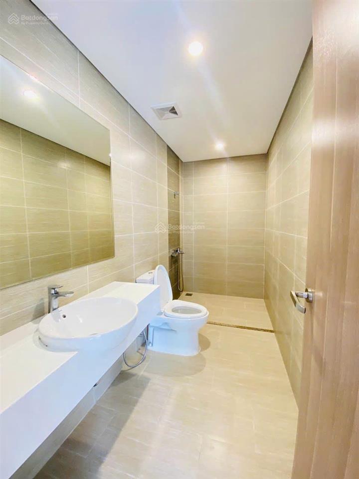 Bán căn hộ ori 3pn 81m2 view hồ bơi, hướng mát, ngay phố thương mại, có suất oto 4tỷ190