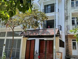 Chính chủ bán biệt thự liền kề.