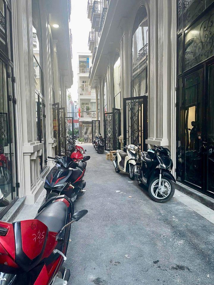 Bán căn xẻ khe - 4 tầng - Ngay AEON MAll - Ô tô đỗ cửa - chỉ hơn 4 tỷ