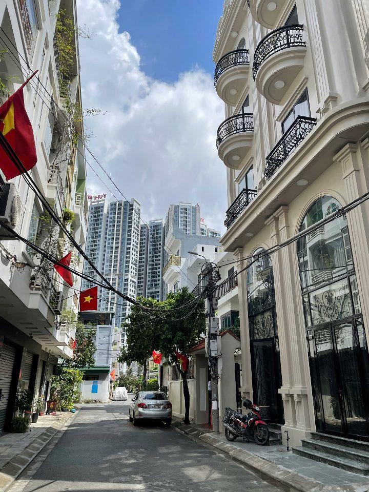 Bán căn xẻ khe - 4 tầng - Ngay AEON MAll - Ô tô đỗ cửa - chỉ hơn 4 tỷ