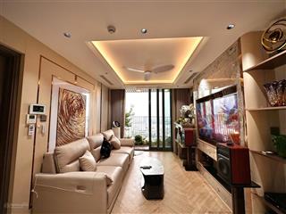 Duy nhất 1 căn siêu vip view hồ tây 105m2  full nội thất hạng sang , có slot oto