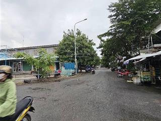 Quận 7  đất 70m2 hẻm xe hơi  6,2 tỷ , đường nhựa 8m