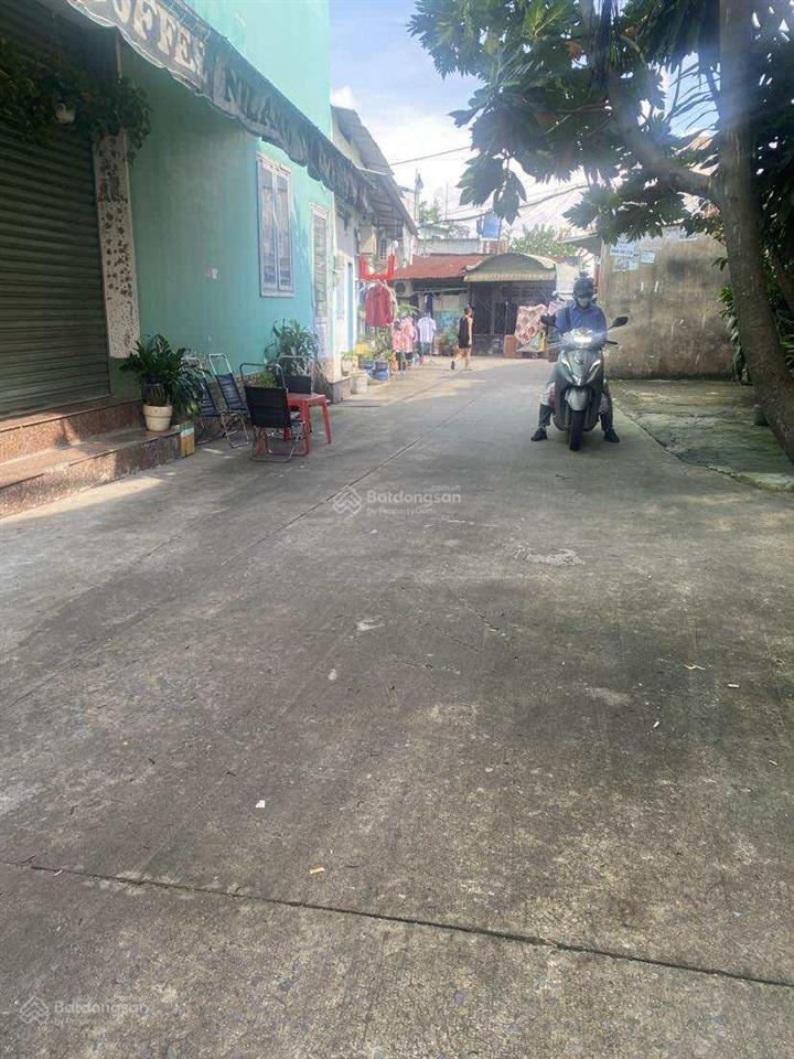 Lô đất thổ cư sổ hồng riêng, 70m2, ngang 5,5m. giá bán 3,5 tỷ. hẻm xe hơi ngay trung tâm linh xuân