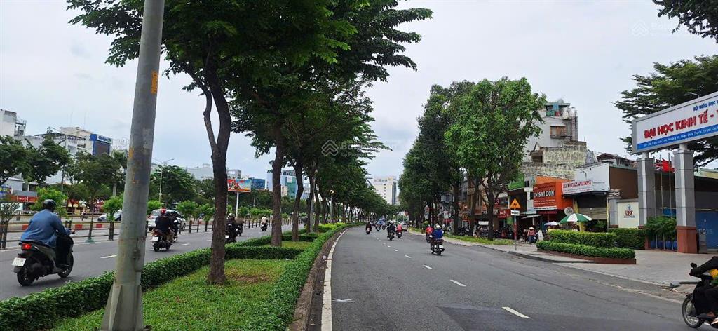 Cần bán gấp nhà 155m² ngang 10m, khu làng đại học p. 25 bình thạnh, sát mặt tiền, 10 phút tới q. 1