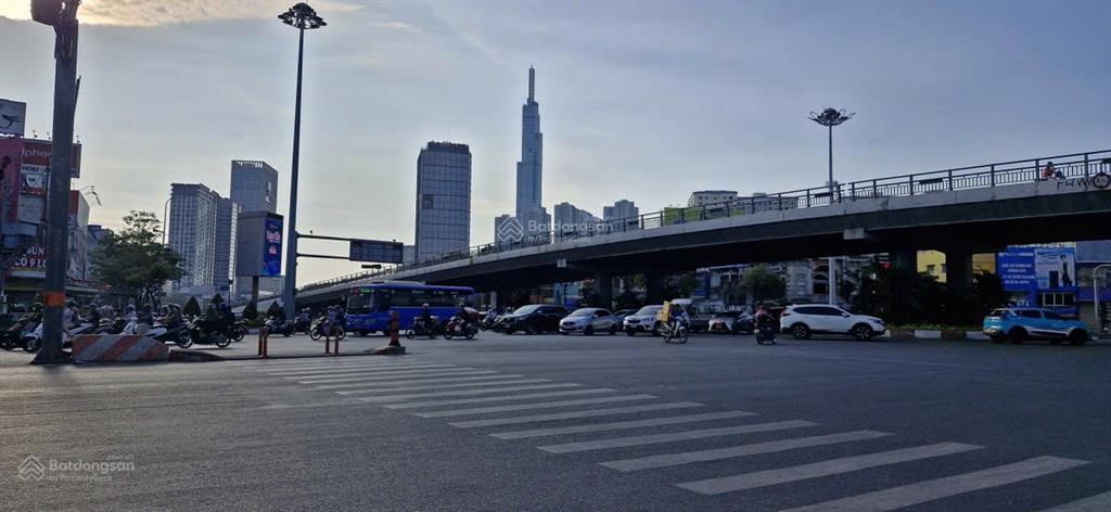 Đất hiếm trung tâm bình thạnh 155m², ngang 10m cấp 4 tiện xây mới làng đại học gần quận 1