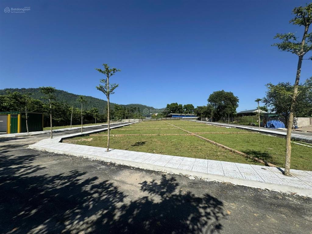 Bán đất gần khu công nghệ cao hòa lạc 100m², mặt tiền 7m, sổ đỏ sẵn, giá 2.4tỷ