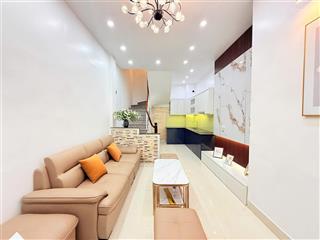 Ngã tư thái hà  33m2  3 tầng  2,7 tỷ  ngõ ô tô