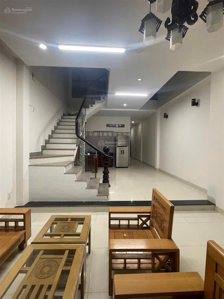 Bán nhà 3 tầng mặt tiền chế lan viên, cách biển mỹ khê chỉ 500m, dòng tiền 20tr/th, cực hiếm