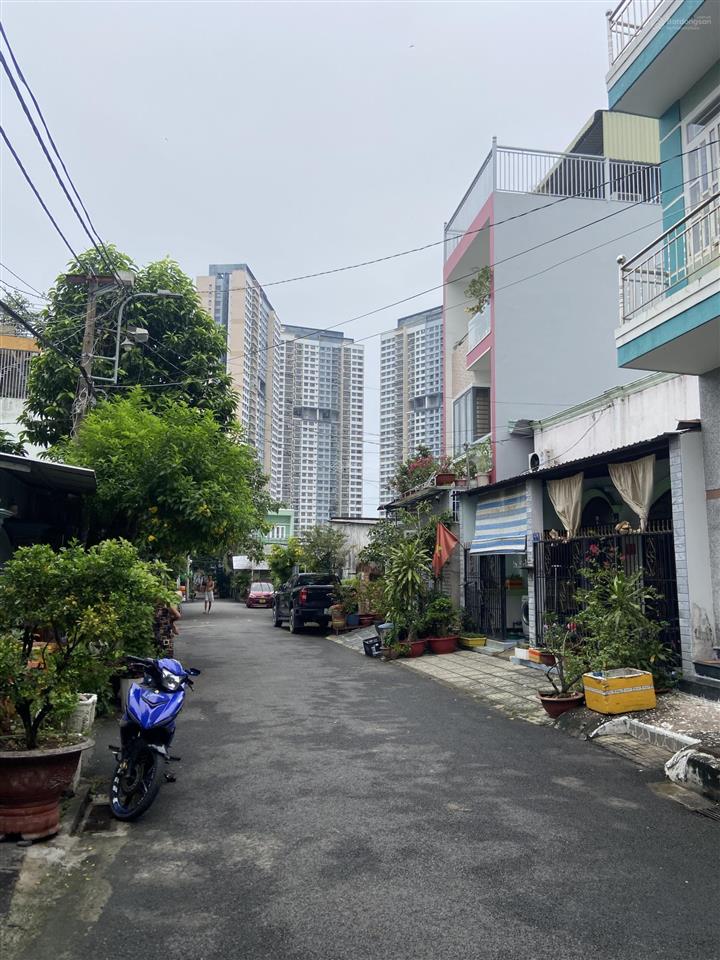 Bán đất tặng nhà c4q2mặt tiền khủng 8moto ngủ trong nhàgiá hời