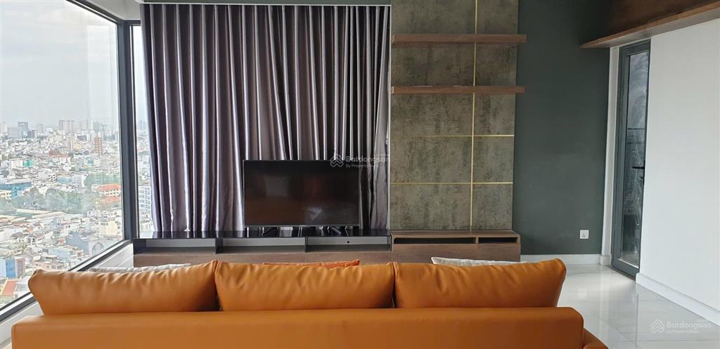 Độc quyền bán 3pn kingdom, quận 10. sổ hồng sẵn, view siêu đỉnh, full nt xem nhà 24/7 0981 067 ***