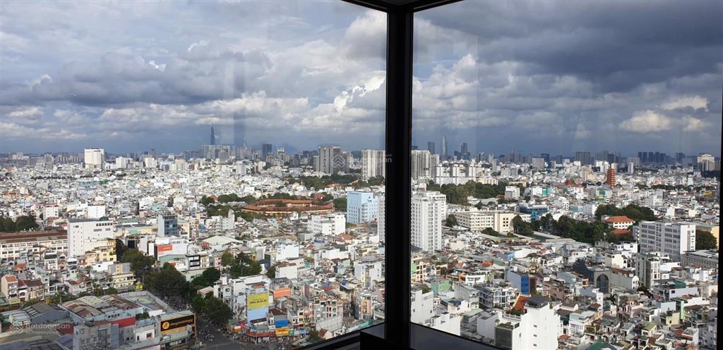 Độc quyền bán 3pn kingdom, quận 10. sổ hồng sẵn, view siêu đỉnh, full nt xem nhà 24/7 0981 067 ***