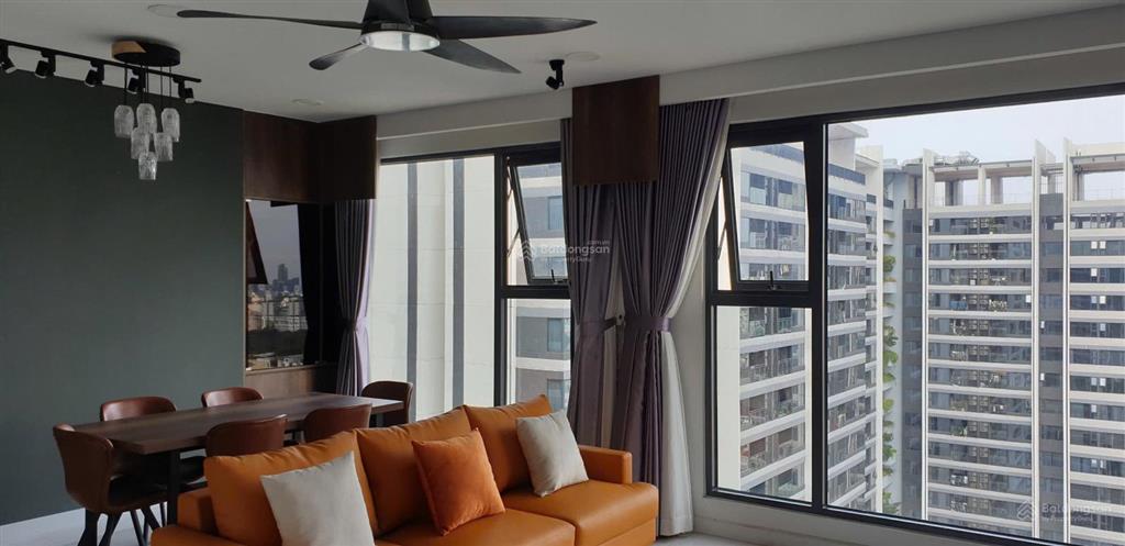 Độc quyền bán 3pn kingdom, quận 10. sổ hồng sẵn, view siêu đỉnh, full nt xem nhà 24/7 0981 067 ***