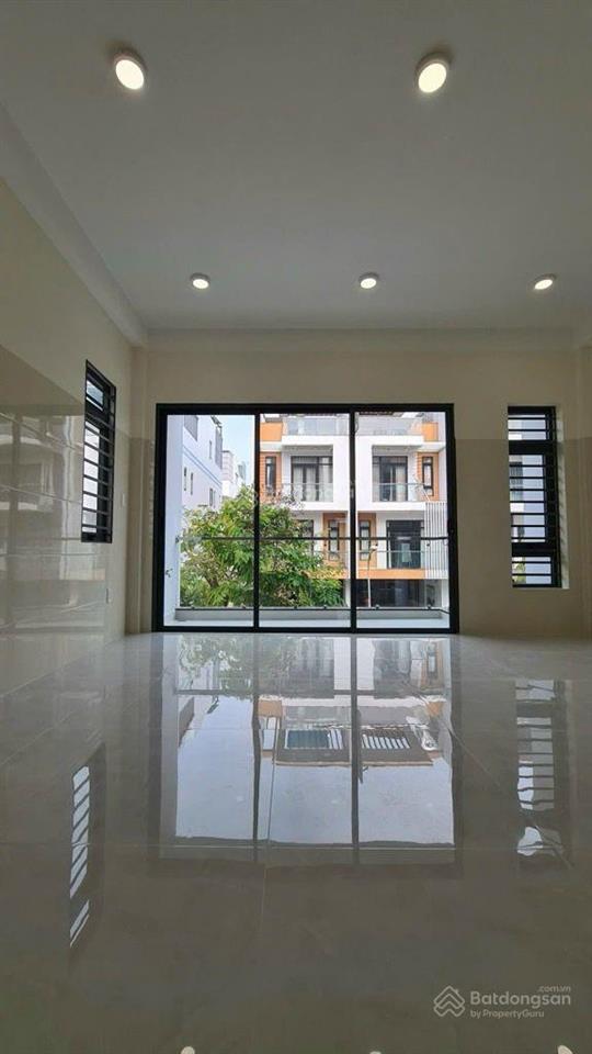 Siêu phẩm bình hưng giảm ngay 500tr! 5 tầng, có hầm ngay khu mizuki park giá chỉ 13,xx tỷ