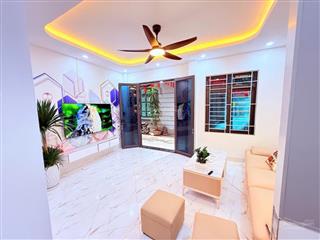 Quan nhân  30m2x5t  9.3 tỷ  ba gác/vf3  thang máy  mới full nội thất ở ngay